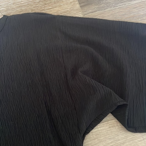 💟Max Studio black crinkle fabric, 3/4 sleeve blouse, NWT, Med - Picture 4 of 11